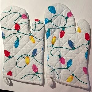 SUR LA TABLE Festive Holiday Oven Mitts (2) with Colorful Lights